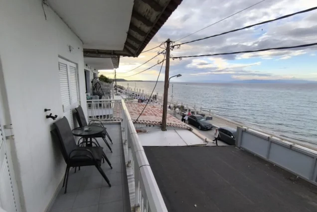 Vila Clock By The Sea